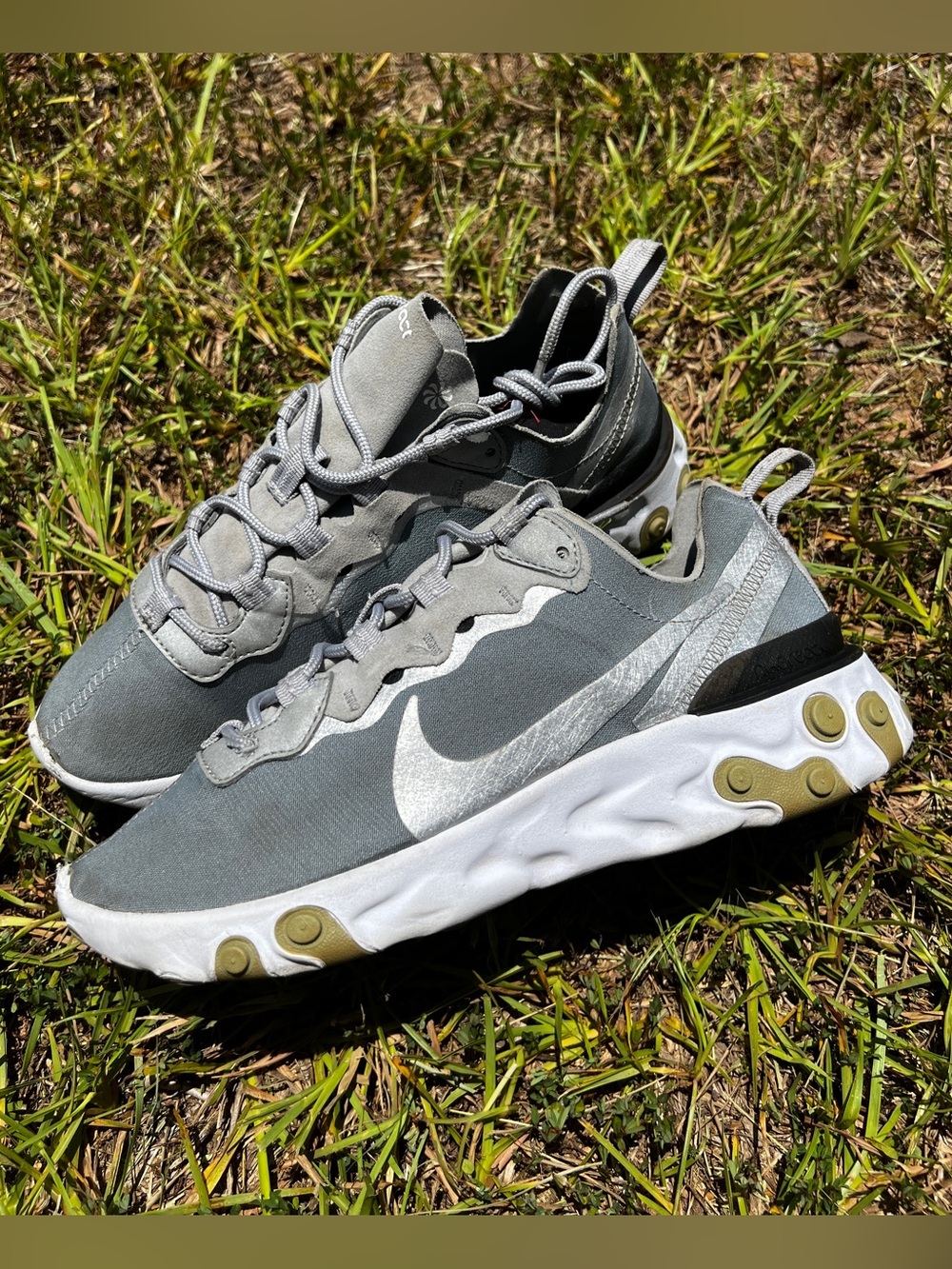 CLEAN Nike size 7.5 Womens React Element Grey running shoes
